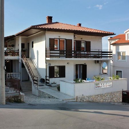 Apartment Vrbnik 5301B Kültér fotó
