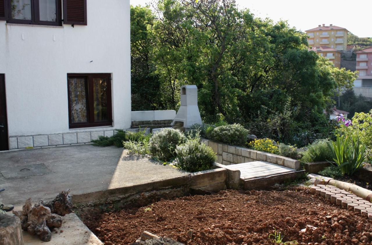 Apartment Vrbnik 5301B Kültér fotó